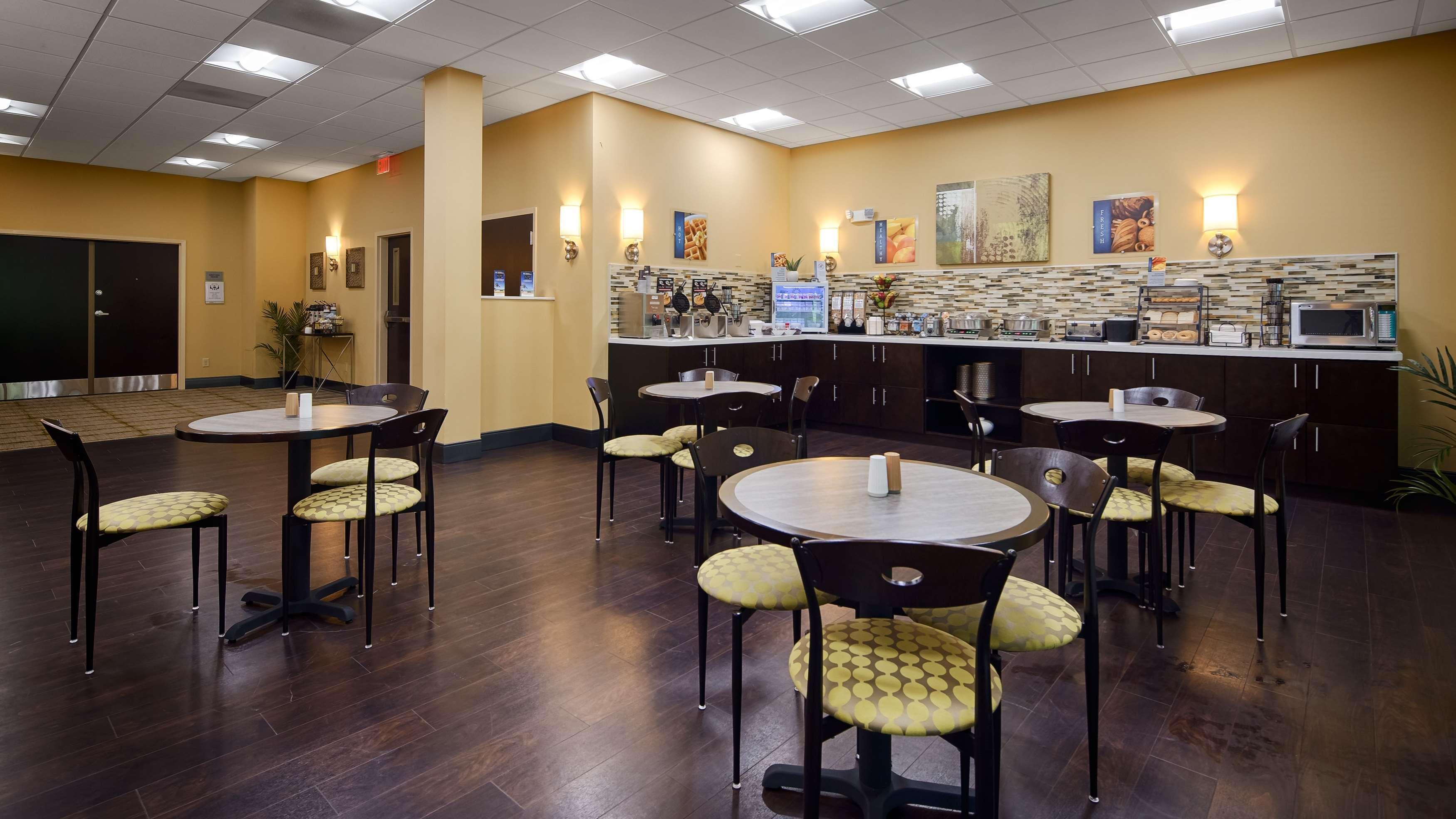 Best Western Plus Thornburg Inn & Suites Экстерьер фото