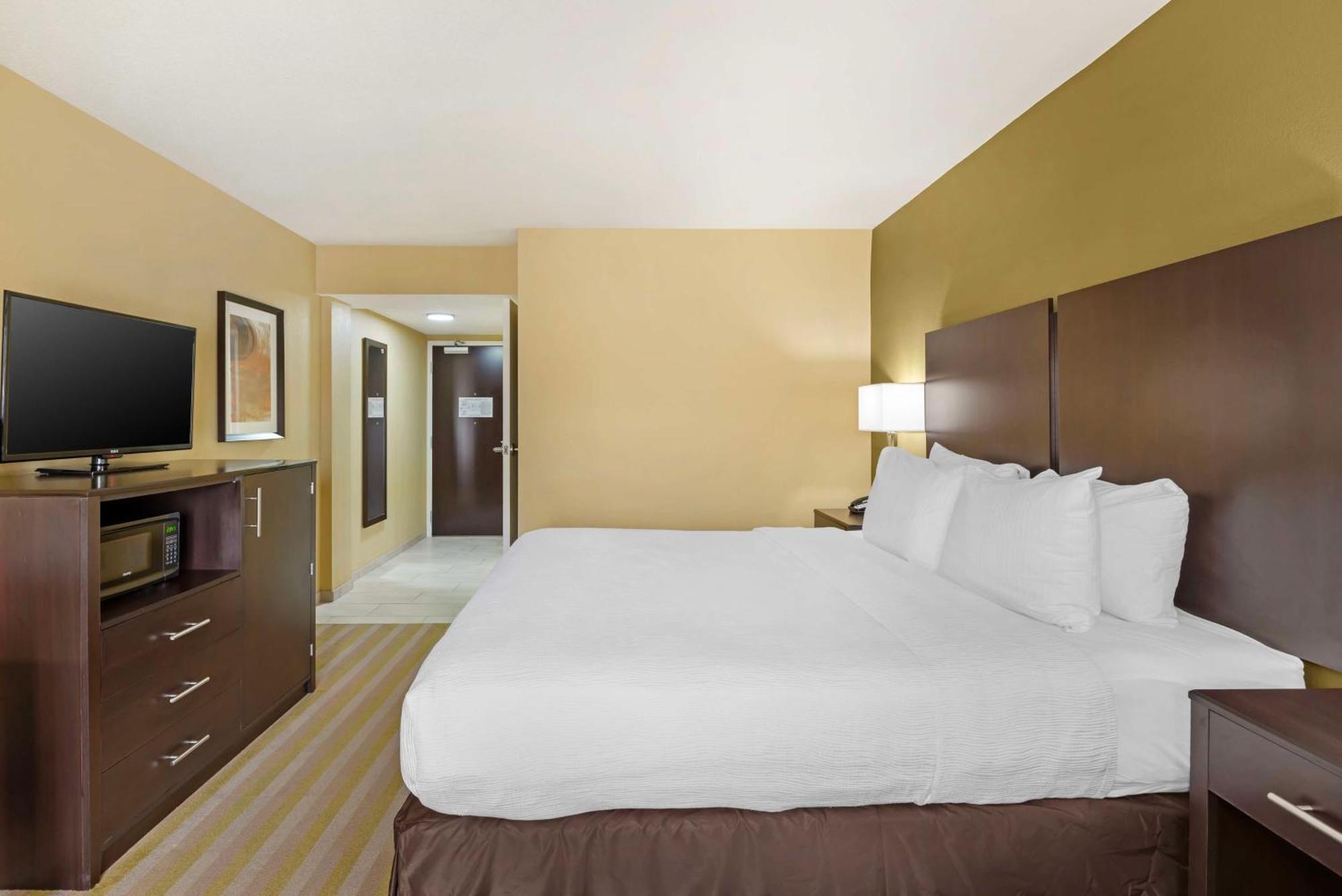 Best Western Plus Thornburg Inn & Suites Экстерьер фото