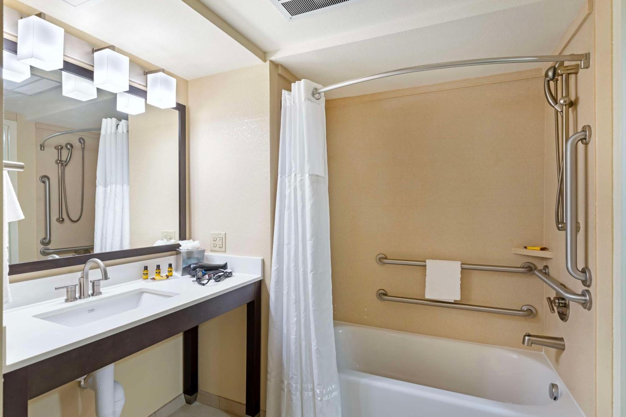 Best Western Plus Thornburg Inn & Suites Экстерьер фото