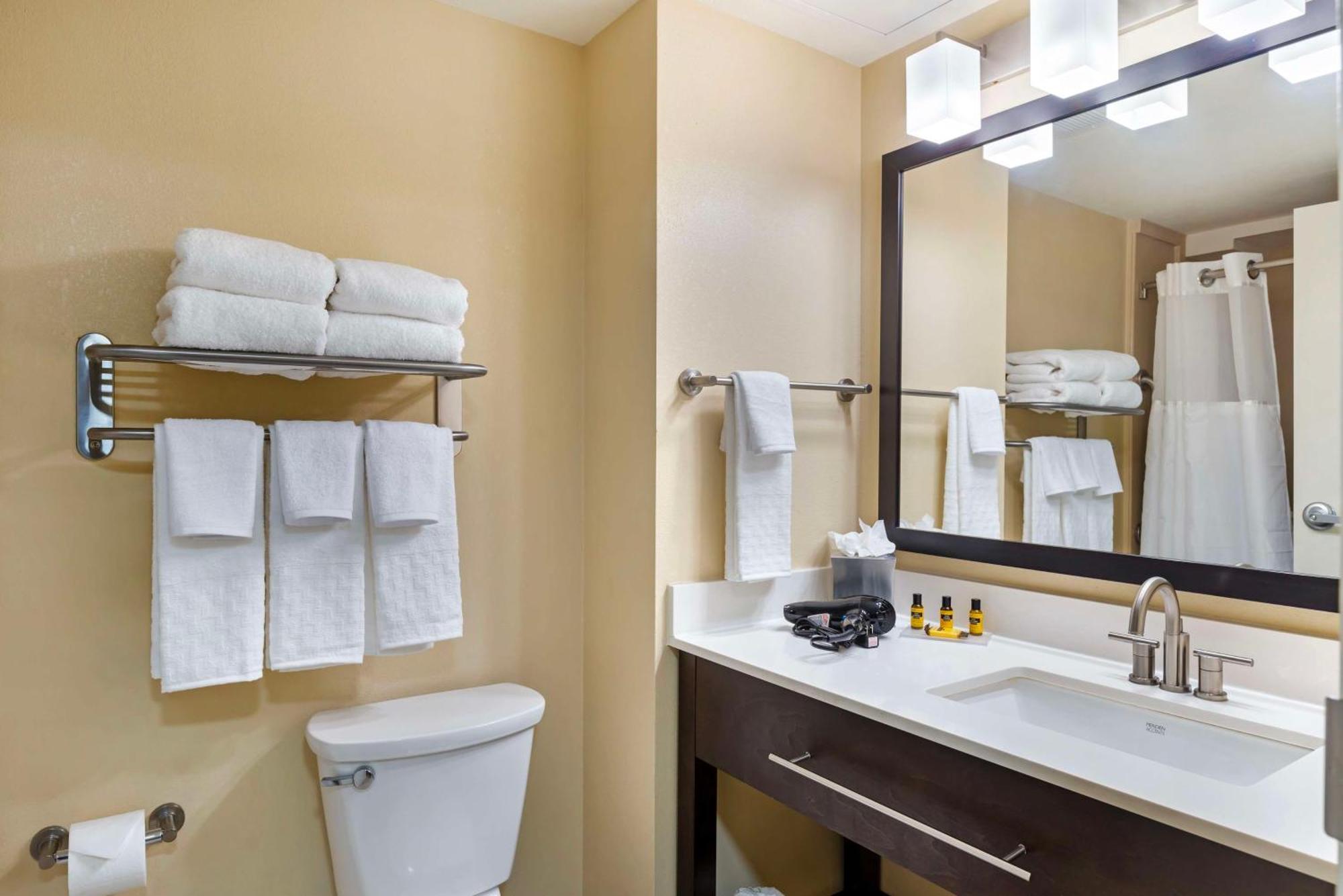 Best Western Plus Thornburg Inn & Suites Экстерьер фото