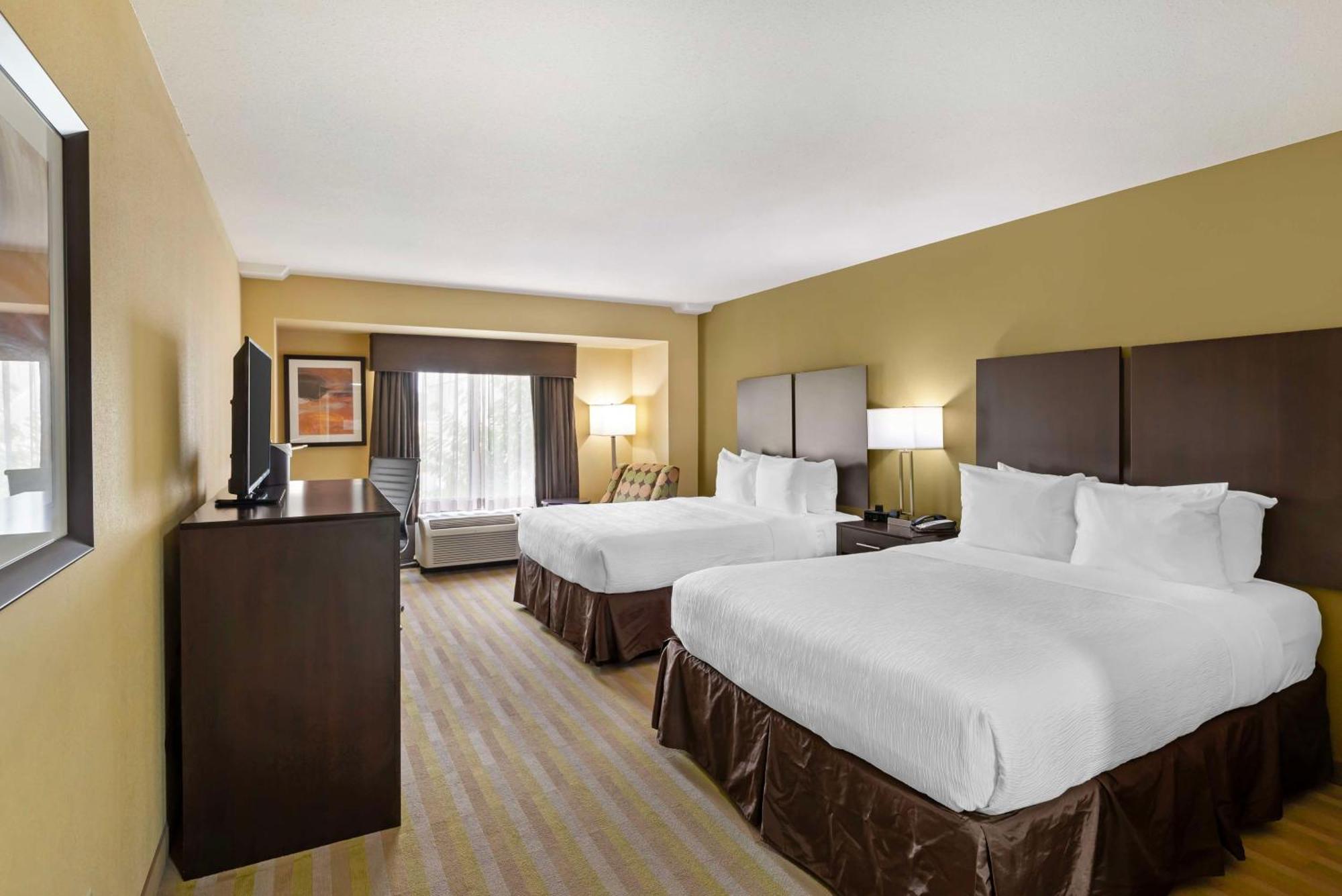 Best Western Plus Thornburg Inn & Suites Экстерьер фото