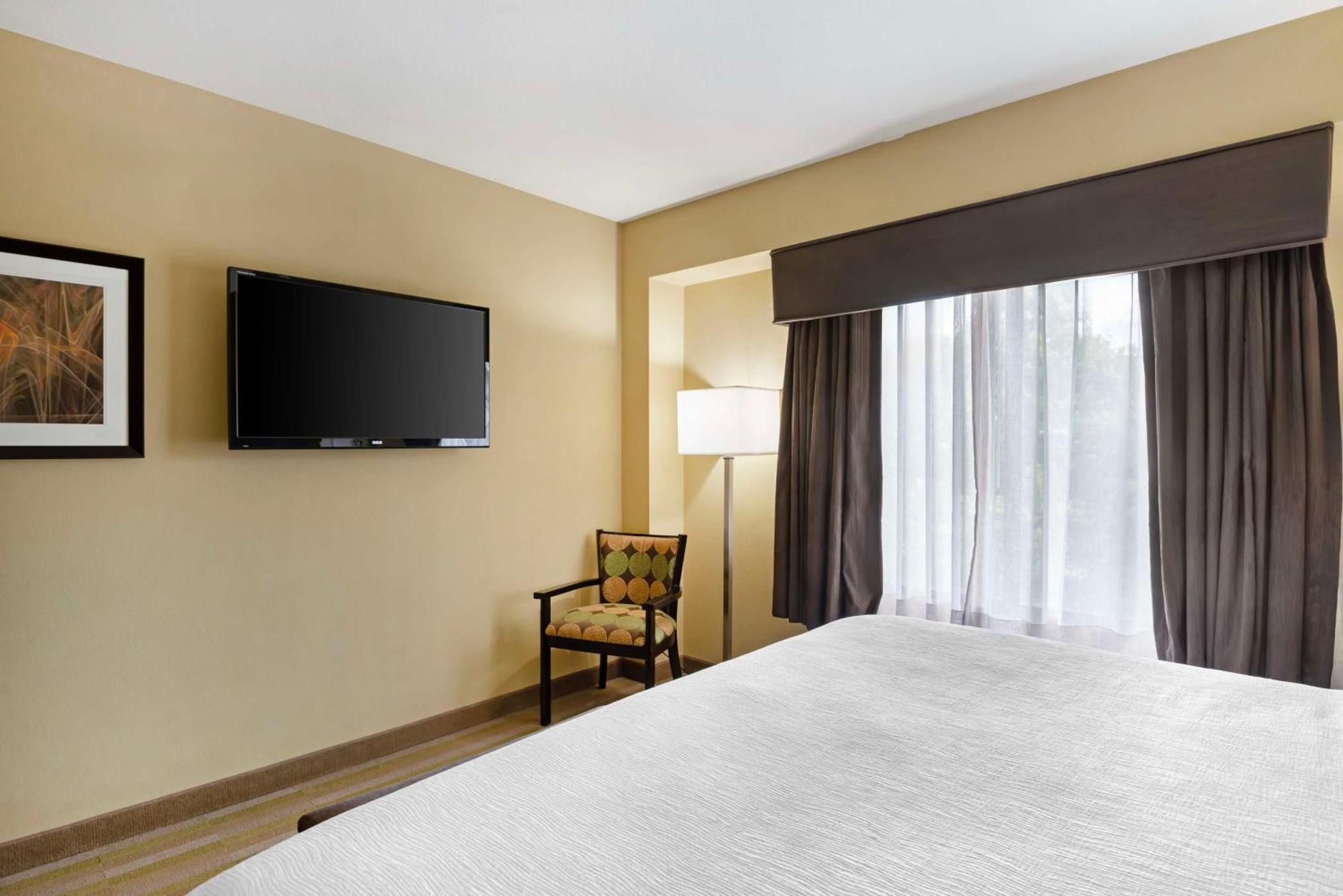 Best Western Plus Thornburg Inn & Suites Экстерьер фото