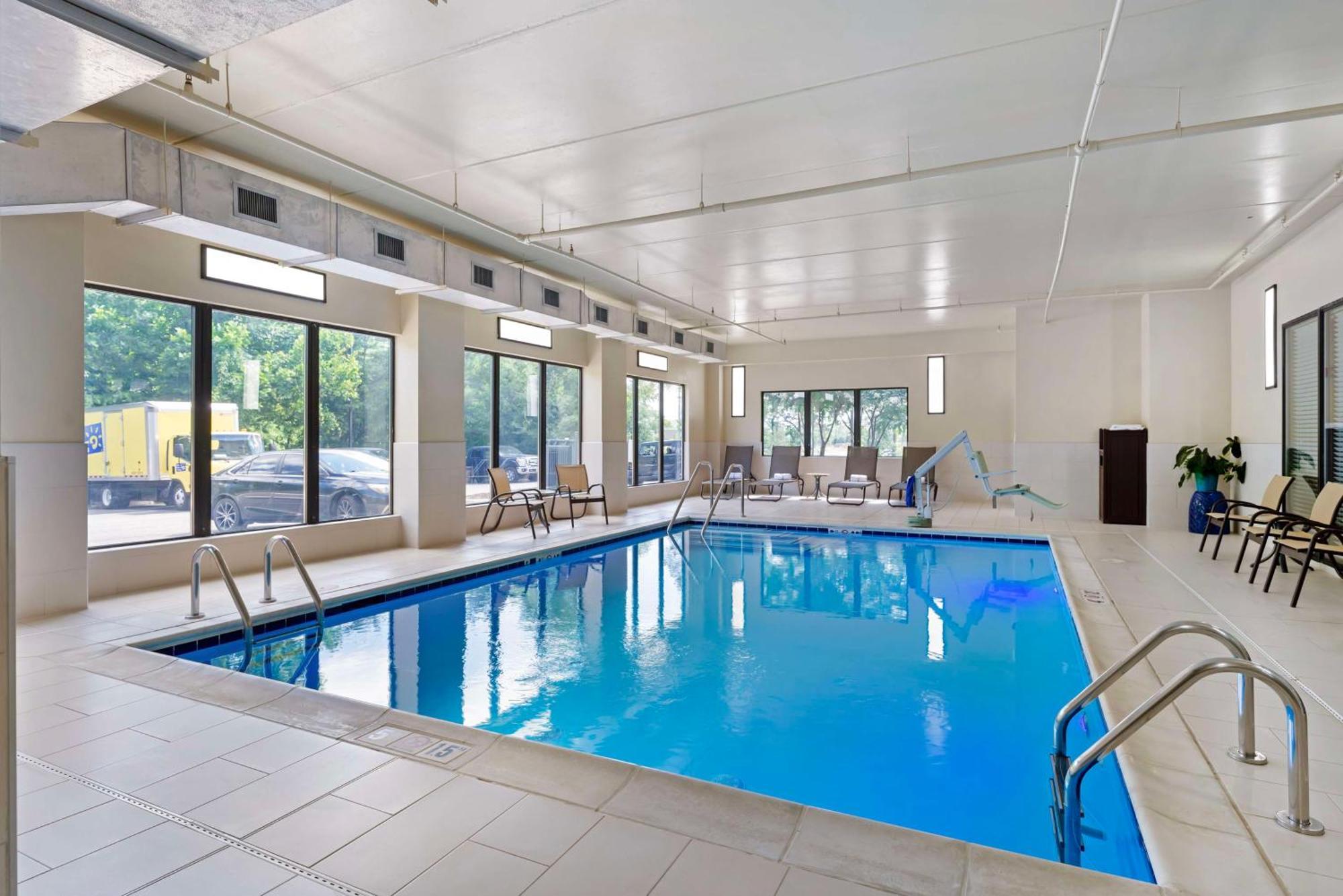 Best Western Plus Thornburg Inn & Suites Экстерьер фото