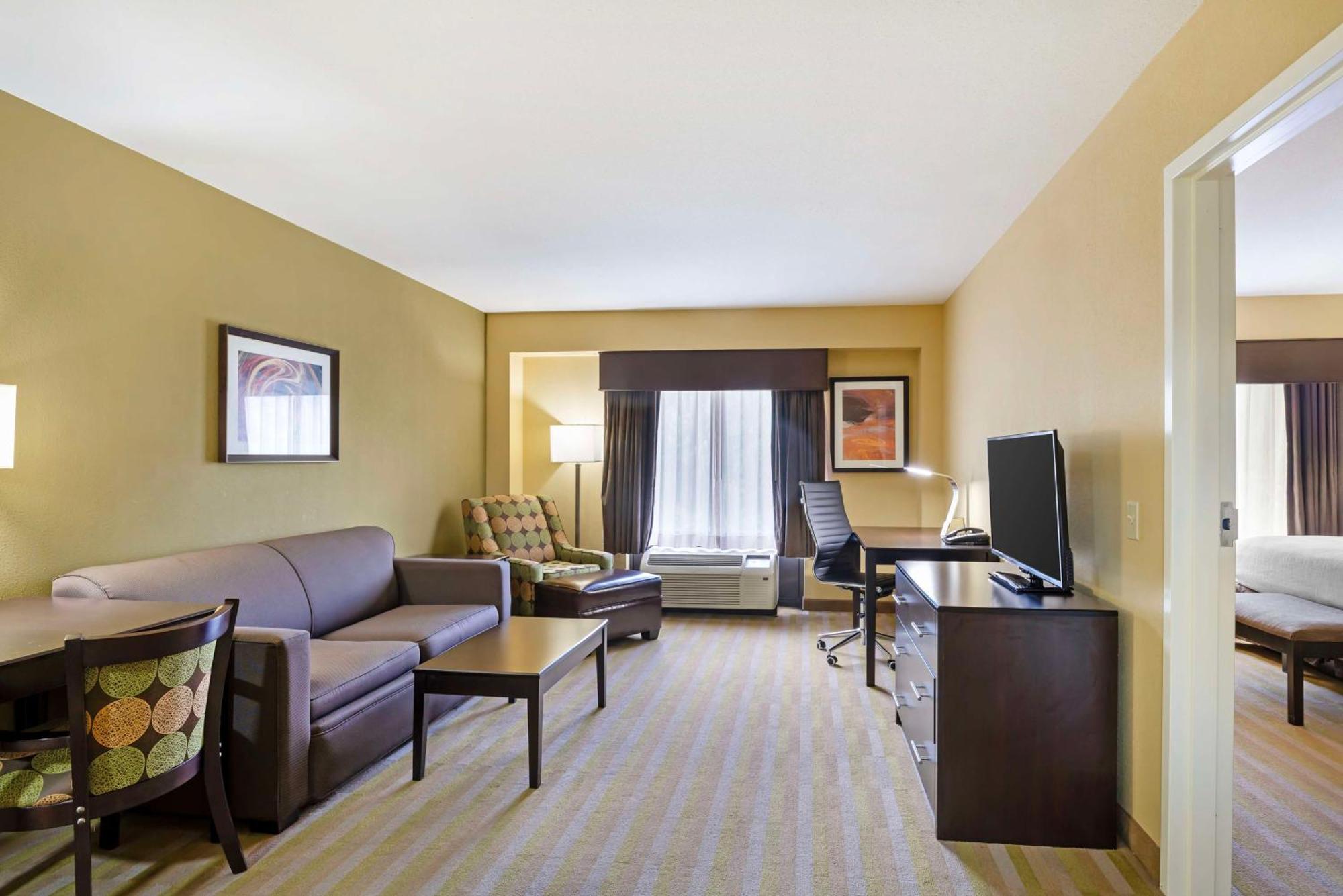 Best Western Plus Thornburg Inn & Suites Экстерьер фото