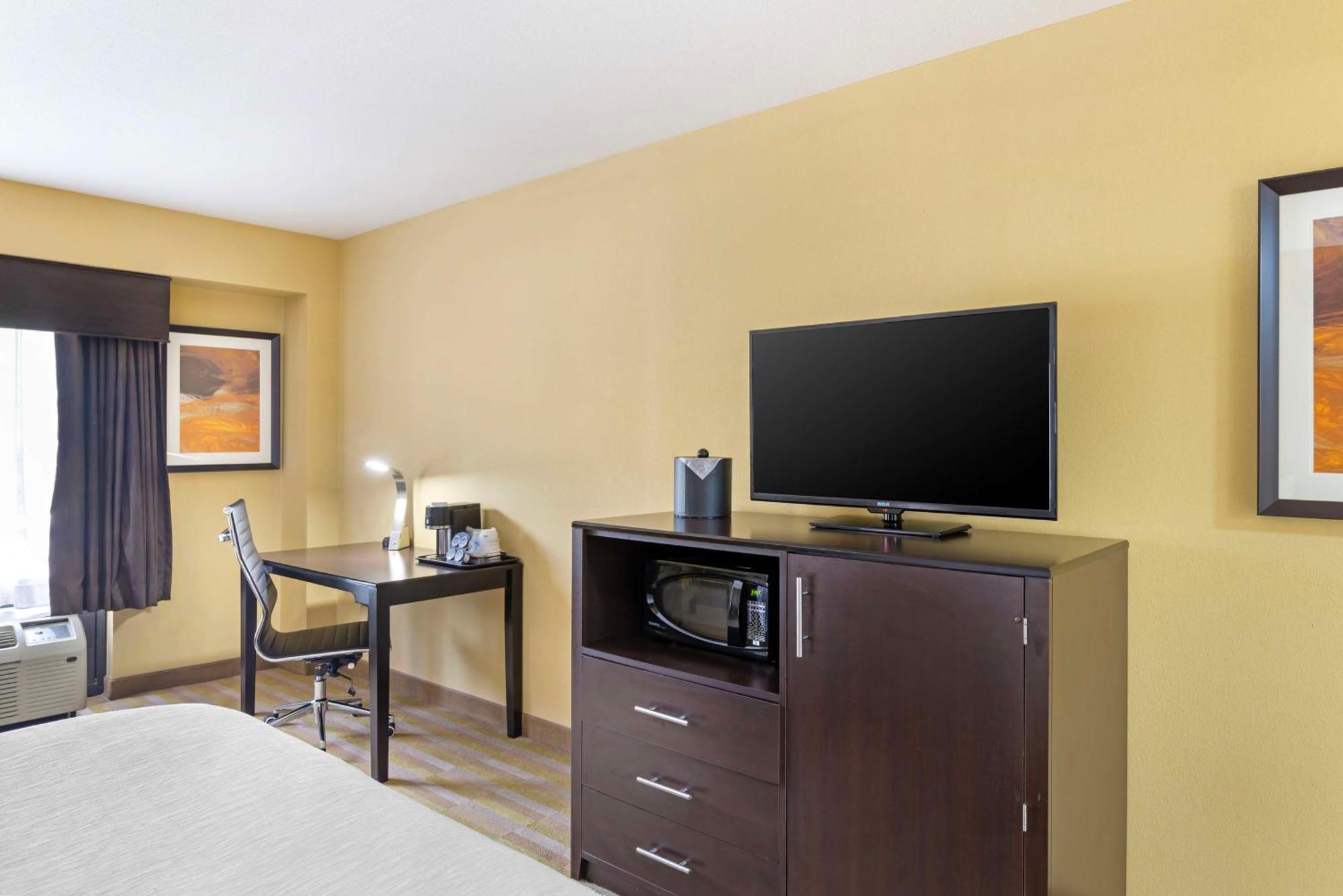 Best Western Plus Thornburg Inn & Suites Экстерьер фото