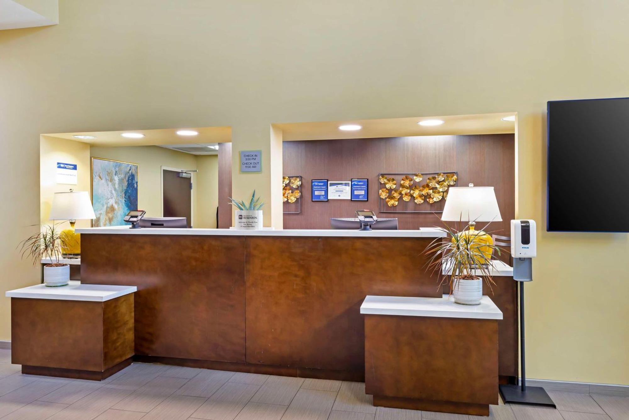 Best Western Plus Thornburg Inn & Suites Экстерьер фото